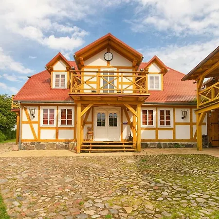 Nad Morzem I Jeziorem Dworek *