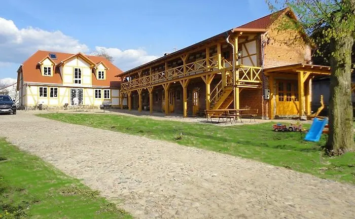 Nad Morzem I Jeziorem Dworek Kopań